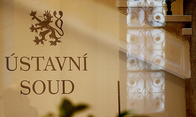 Senátoři varují před segregací ukrajinských dětí, obrátili se na Ústavní soud