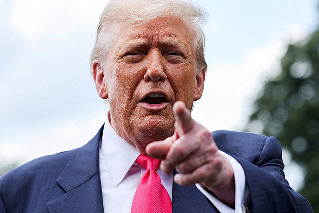Jsou mazaní, sankcím se vyhýbají, řekl Trump o Rusech. Vysílá k nim zmocněnce
