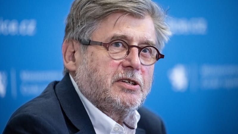 K bitcoinové kauze zprávu nevypracuji, říká bývalý koordinátor. Uhlíř k tomu prý nemá důvod