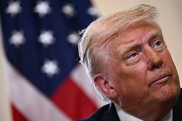 Pokles cen energií by mohl přimět Putina přestat zabíjet lidi, řekl Trump