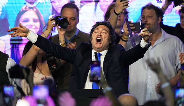 Milei ustál v testu popularity. Jeho strana ovládla argentinské parlamentní volby