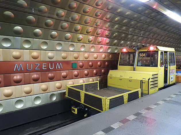 Sražený údržbář u Muzea, mrtvý na Malostranské. Tragická noc v pražském metru