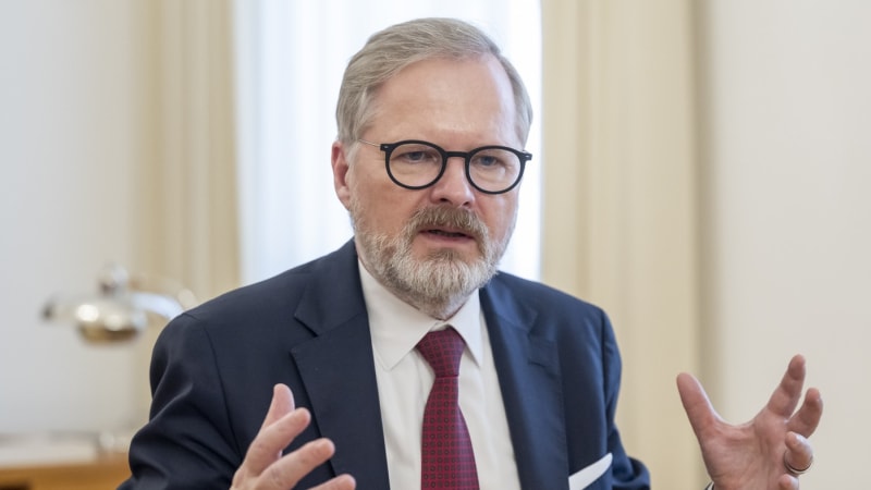 Aby mohlo Česko fungovat bez chaosu. Fiala zveřejnil zprávu o stavu země, předá ji Babišovi