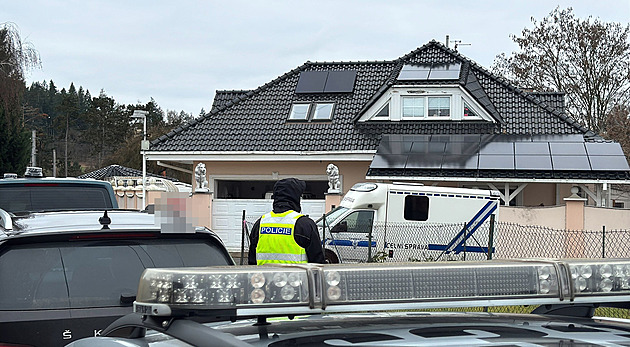 VIDEA TÝDNE: Razie u Vémolových, princ u bezdomovců a Zelenského zloba