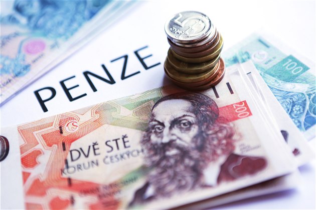 Termíny vyplácení důchodů se v roce 2026 posunou. Koho se změna týká