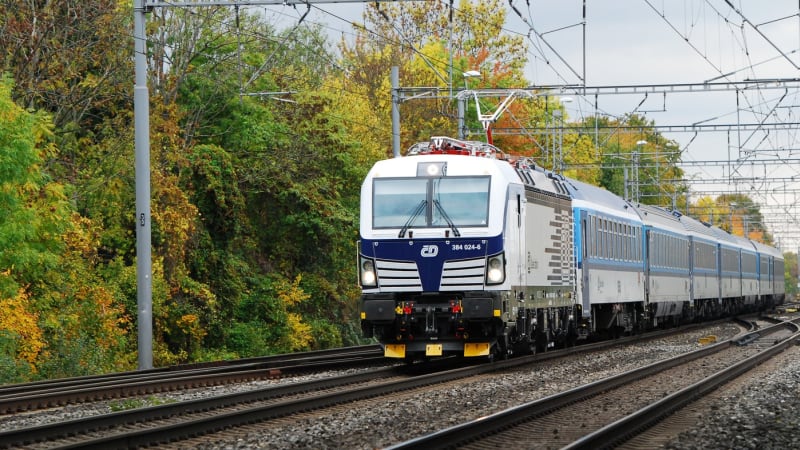 Strojvůdce objevil na kolejích mrtvého muže. Na Vysočině nejezdily kvůli tragédii vlaky