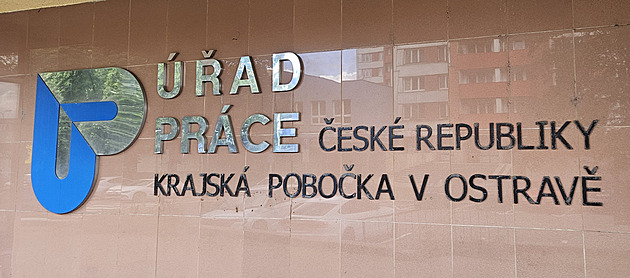 Deset tisíc za poslední tři roky. Lidí bez práce v Moravskoslezském kraji přibývá