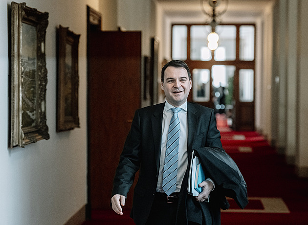 Neobvyklé diplomatické šachy: vláda zrušila výběr už schválených velvyslanců