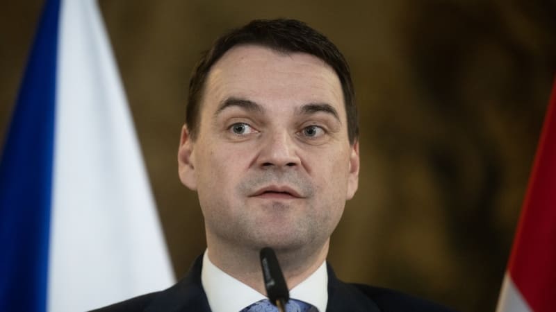 Opozice pálí do Macinky: Cynický výsměch občanům, Česko si bere jako rukojmí