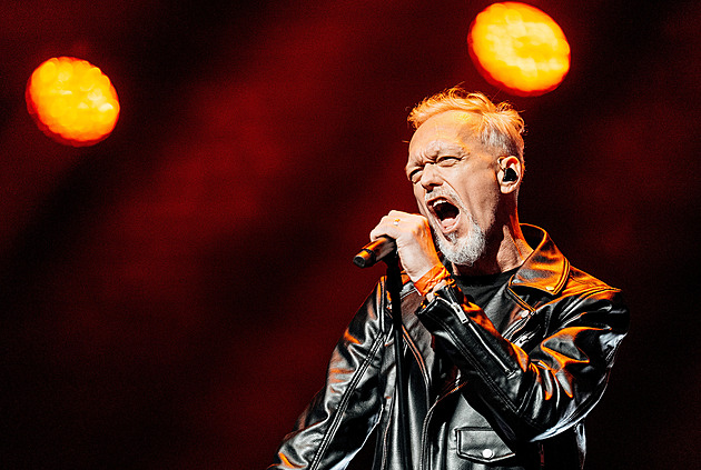 Jeho tahali za rukáv, jí dali loktem. Viktor Dyk s manželkou o životě rockové hvězdy