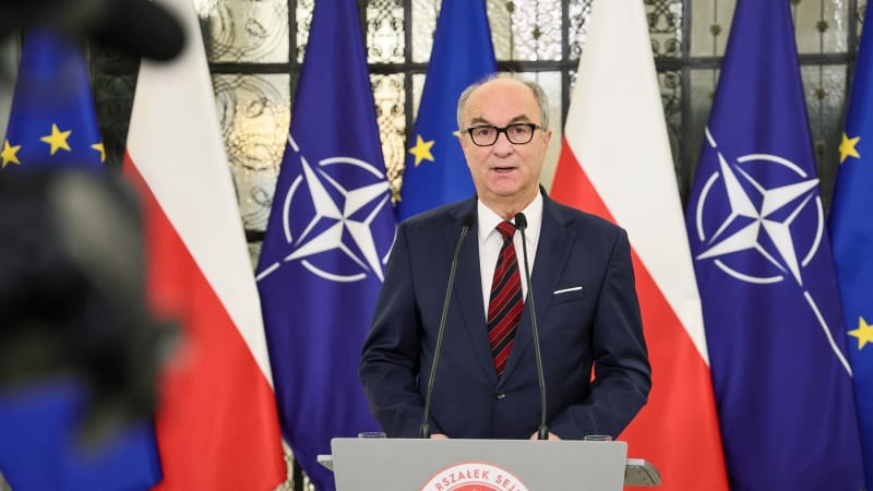 Američané vedou válku s šéfem polského parlamentu, ve sporu i Tusk s Nawrockim