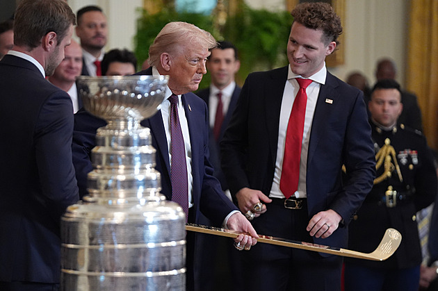 Trump se dál vysmívá Kanadě a jejím hokejistům. Zlatý gól na ZOH si přivlastnil