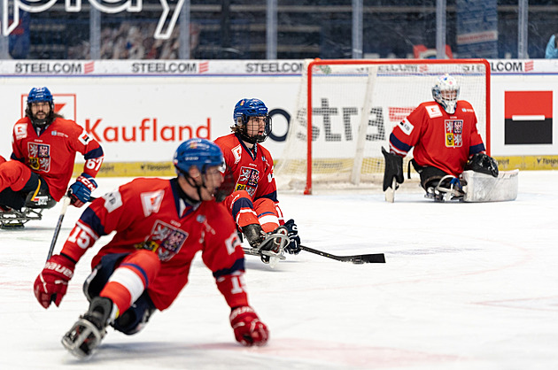 Paralympionici chtějí medaili, sází na hokejový tým i mladou lyžařku