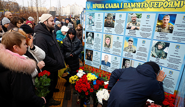 Ukrajinci si připomínají čtvrté výročí ruské invaze. Zatím nedosáhla cílů, uvedl Kreml