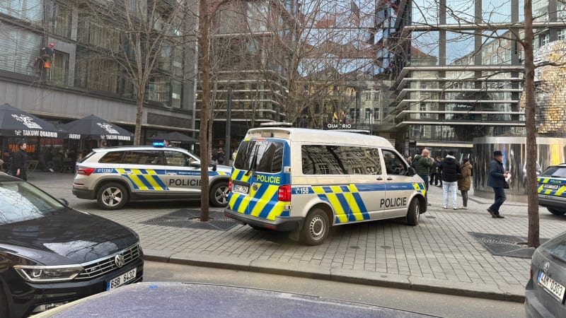 Poplach v Praze: V centru města byl v jedné z budov a jejím okolí cítit plyn