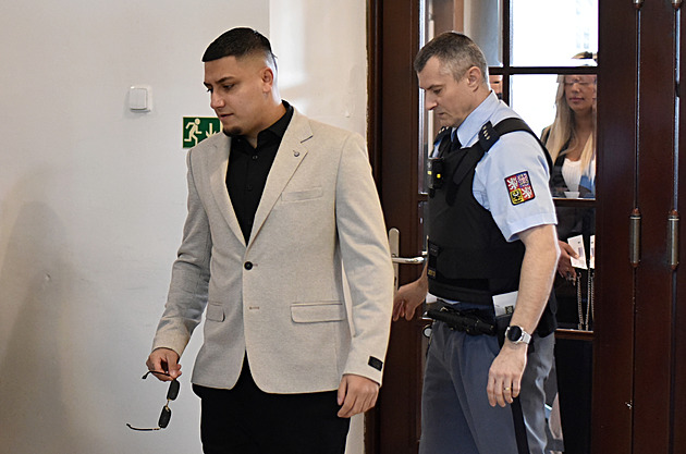 Hard Ricovi navrhl žalobce za loupež a vydírání 6 let. Stydím se, řekl raper