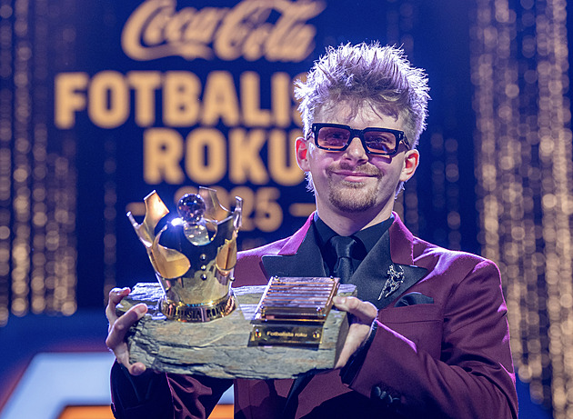 Fotbalistou roku 2025 se stal Šulc. Na pódiu poděkoval i své kočce