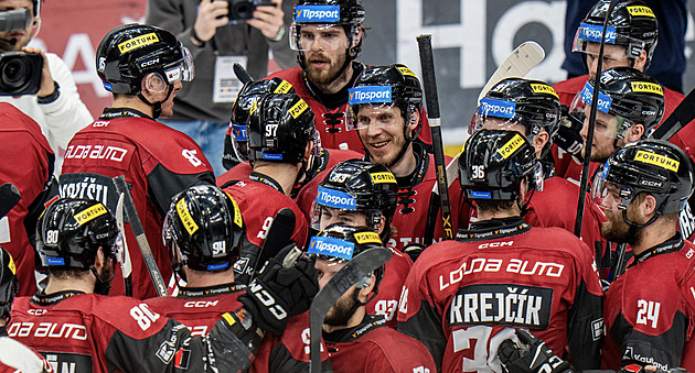 Sparta - Pardubice 3:2. Série pokračuje, výhru zařídili Špaček s Chlapíkem