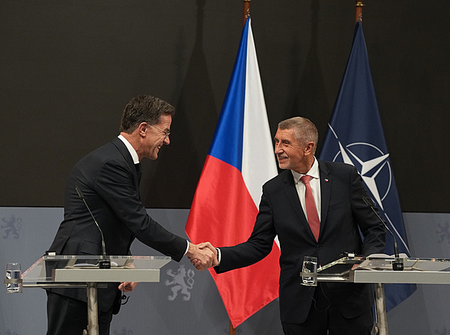 Uděláme vše, abychom splnili závazky vůči NATO, řekl Babiš po schůzce s Ruttem