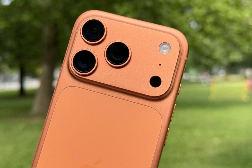 Zase to samé? Uniklé snímky iPhonu 18 Pro odhalují design, který nikdo nechtěl