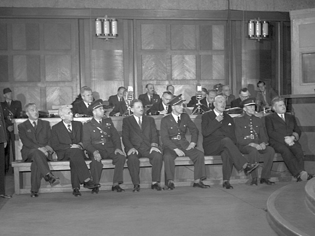 „Podporovali nacistické hnutí.“ Poslední zasedání vlády stanulo před soudem