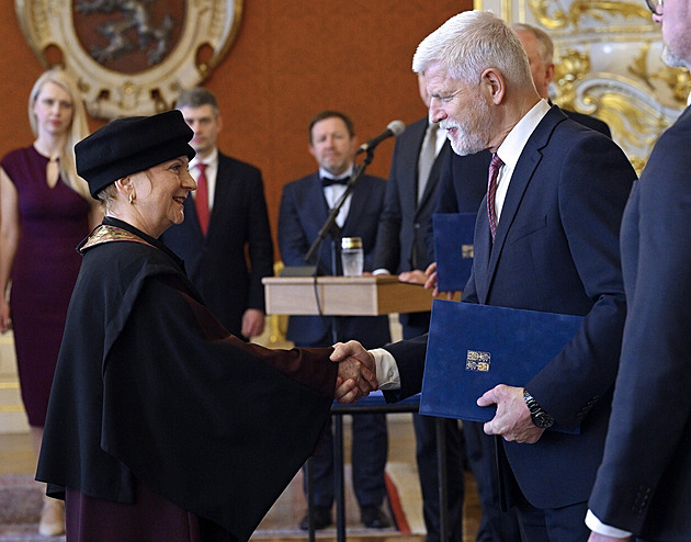 Pavel vyhověl návrhu akademického senátu, odvolal rektorku JAMU Willi